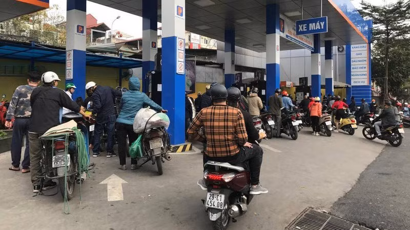 Do day binh xang chay xe Tet, quan niem sai lam