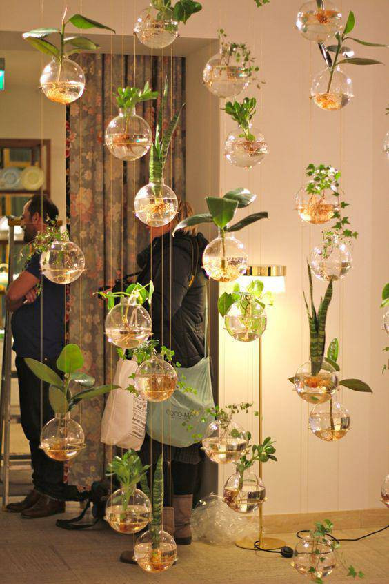 Vườn treo xanh cũng sẽ hấp thu độc tố CO, CO2… và tạo nhiều Oxy trong môi trường sống, giảm thiểu tác động của hiệu ứng nhà kính lên các tòa nhà hiện nay