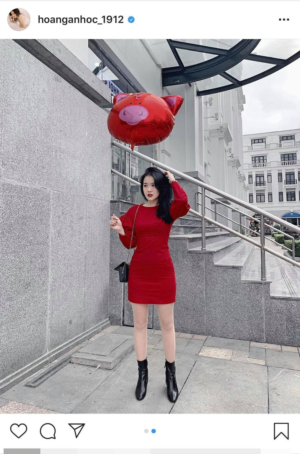 Dan WAGs do sac ngay dau nam moi: Nguoi long lay, ke gian di