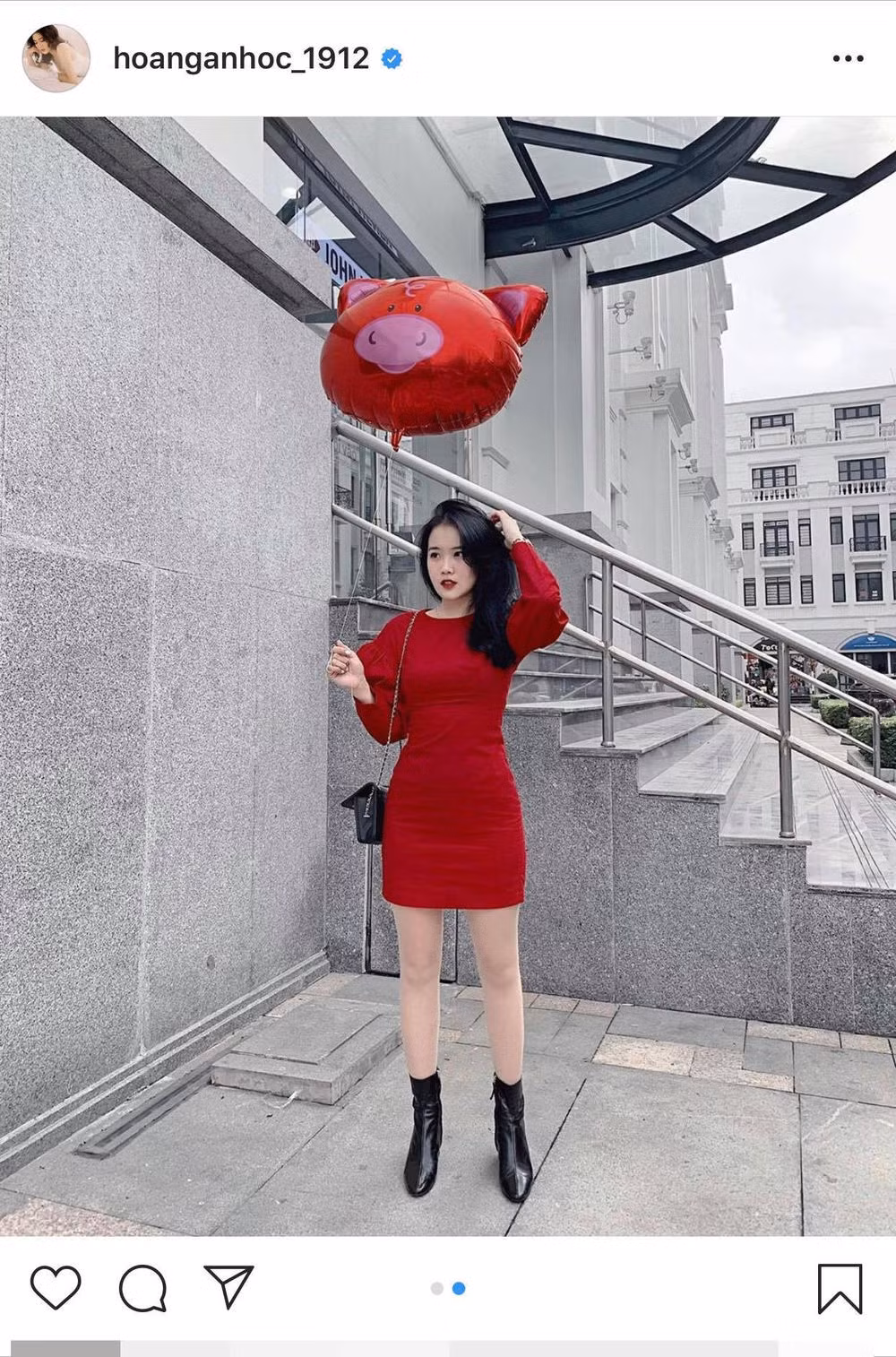 Dan WAGs do sac ngay dau nam moi: Nguoi long lay, ke gian di