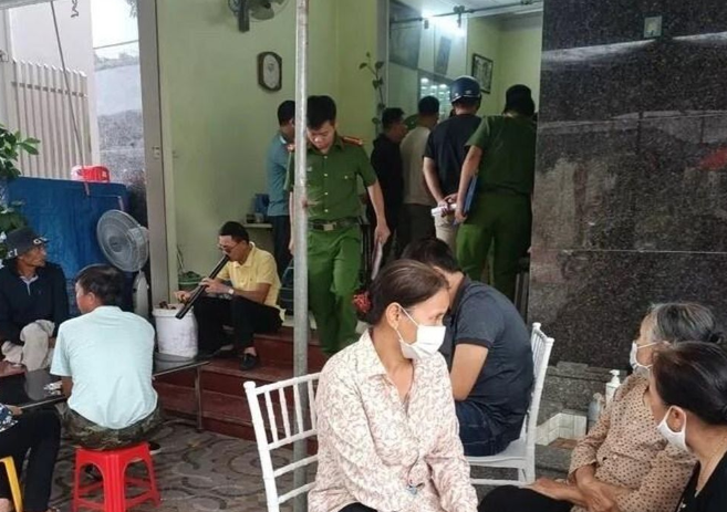  Đôi vợ chồng tử vong, nghi vấn tự tử vì vỡ họ: Sáng 22/11, UBND xã Ngũ Phúc (huyện Kiến Thụy, Hải Phòng) cho biết đã nhận được tin báo 2 vợ chồng ông Phạm Đức L. (62 tuổi) và bà Dương Thị T. (61 tuổi) chết trong nhà. Bước đầu lực lượng chức năng xác định đôi vợ chồng này tử vong do tự tử. Nhận được tin báo, Công an huyện Kiến Thụy cùng các lực lượng chức năng Công an TP Hải Phòng đã khẩn trương tiến hành khám nghiệm hiện trường, khám nghiệm tử thi, điều tra làm rõ. 