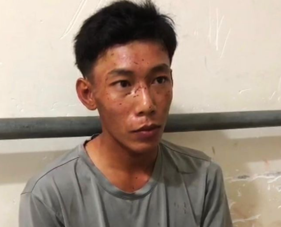  Mâu thuẫn trong khi nhậu, đâm anh họ tử vong: Tối 21/11, Nguyễn Văn Phúc (SN 1999, trú tại huyện Long Điền, Bà Rịa - Vũng Tàu) nhậu cùng Nguyễn V.M (SN 1996, trú tại huyện Long Điền) là anh họ của Phúc và một số người khác. Trong khi nhậu, giữa Phúc và M., xảy ra mâu thuẫn. Sau đó, M., dùng tay đánh Phúc. Phúc lấy con dao đâm một nhát vào vùng ngực phía bên trái của M. khiến nạn nhân tử vong. Ngày 22/11, Công an tỉnh Bà Rịa - Vũng Tàu cho biết đang điều tra, làm rõ. 