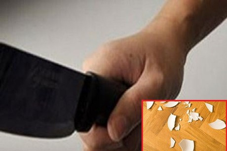  Chủ nhà đâm chết bạn nhậu vì đập vỡ chén: Đêm 12/10, anh A (22 tuổi) đến nhà Văn Tấn Tài (33 tuổi, trú tại phường Tiến Thành, TP Đồng Xoài, tỉnh Bình Phước) để uống rượu. Tại đây, anh A. mâu thuẫn với một người trong bàn nhậu rồi anh A. cầm chén ra sân đập vỡ. Bực tức, Tài đã cầm dao đuổi chém anh A. khiến anh này tử vong trên đường đi cấp cứu. Sau khi gây án, Tài đã đến cơ quan công an đầu thú. (Ảnh minh hoạ)