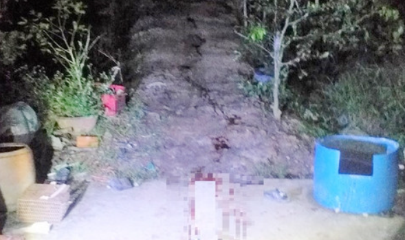  Mâu thuẫn lúc ăn nhậu, dùng dao đâm 3 người thương vong: Khoảng 18h, ngày 11/10, tại xã Trường Xuân, huyện Tháp Mười, tỉnh Đồng Tháp do mâu thuẫn trong lúc uống rượu nên P.V.U (SN 1978), L.V.D (SN 1982) và V.V.M (SN 1978) dùng tay đánh Lê Minh Nhiễu (SN 1988). Trong lúc đánh nhau, Nhiễu dùng dao đâm U., D. và M. gây thương tích, phải đưa đến bệnh viện cấp cứu. Đến khoảng 19h35 phút cùng ngày, U. tử vong. Sau đó, Nhiễu đến Công an xã Trường Xuân đầu thú. 