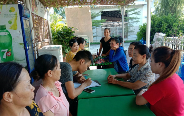 Cũng theo đơn phản ánh, có khoảng chục đối tượng chơi và bốc họ nhiều lần. Người nợ ít nhất là hơn 1 tỷ đồng, người nhiều nhất gần chục tỷ đồng. Những người này hiện không còn ở tại nơi cư trú. Bởi vậy những người chơi họ sau nhiều lần liên lạc với bà Phượng và một số đối tượng khác bất thành, nên phải làm đơn gửi các cơ quan chức năng. 