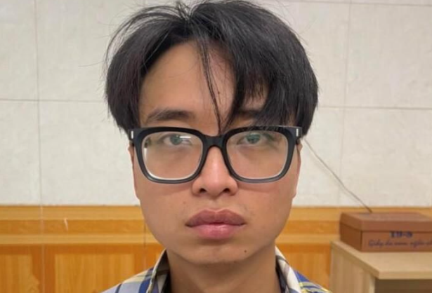  Làm ăn thua lỗ, thanh niên thuê hàng loạt máy ảnh rồi mang đi 'cắm': Do làm ăn thua lỗ, nên Tạ Thạc Thắng (SN 1997; Song Phượng, Đan Phượng, Hà Nội) thuê máy ảnh tại cửa hàng ở phường Ngọc Khánh, quận Ba Đình sau đó mang cầm cố lấy tiền trả nợ. Tổng số tài sản Thắng cầm cố có giá trị khoảng 168 triệu đồng. Ngày 21/11, Công an Quận Ba Đình cho biết đang điều tra, làm rõ. 