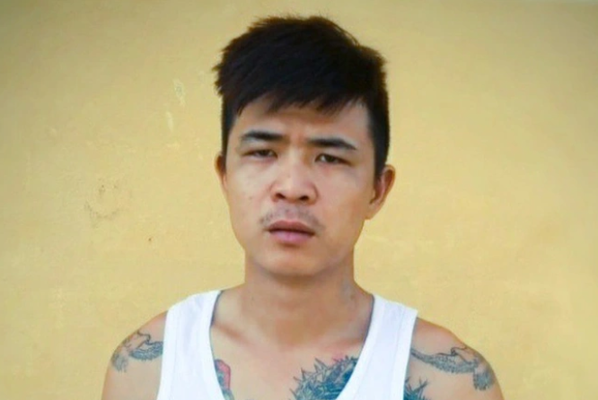  Nghịch tử lên cơn ngáo đá, tưởng mẹ là... cái áo nên châm lửa đốt: Sau khi chơi ma túy đá, Nguyễn Thiên Ân (30 tuổi, trú huyện Xuyên Mộc, tỉnh Bà Rịa - Vũng Tàu) nhìn mẹ ruột là bà Nguyễn Thị G. thì nghĩ rằng chiếc áo đang bay giữa nhà nên dùng gậy đánh rồi lấy xăng châm lửa đốt, khiến mẹ tử vong. Tháng 10/2021, TAND cấp cao tại TP HCM đã tuyên phạt bị cáo Ân mức án 20 năm tù về tội giết người. 