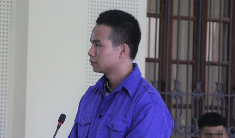  Nghịch tử giết cha, cướp tài sản lĩnh án chung thân: Sau khi sử dụng ma túy, Lương Văn Tăng (SN 2000, trú xã Chiêu Lưu, huyện Kỳ Sơn, Nghệ An) ngủ dậy thì thấy bố say rượu, đang chửi bới nên nảy sinh ý định đánh bố, phá két sắt lấy tiền. Nghịch tử đã dùng rìu, dao xuống tay với chính cha đẻ của mình. Ngày 15/9, TAND tỉnh Nghệ An đã tuyên phạt Lương Văn Tăng chung thân về tội Giết người, 4 năm tù về tội Cướp tài sản; Tổng hình phạt là tù chung thân. 