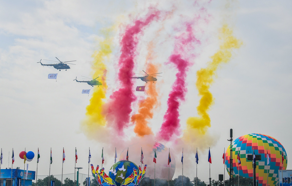 Sáng nay khai mạc triển lãm Quốc phòng Quốc tế Việt Nam 2024 Sang nay khai mac trien lam Quoc phong Quoc te Viet Nam 2024