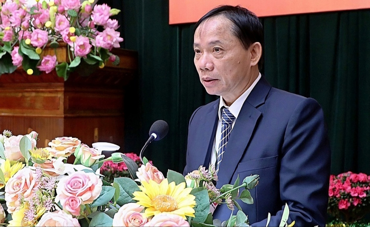 Giới thiệu nhân sự bầu Chủ tịch UBND tỉnh Hòa Bình Gioi thieu nhan su bau Chu tich UBND tinh Hoa Binh