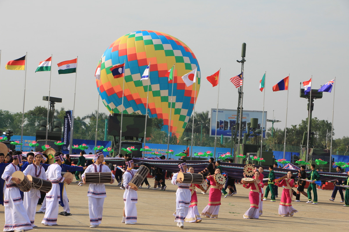 Những nhạc cụ truyền thống của đồng bào dân tộc thiểu số Việt Nam được quảng bá tại triển lãm.