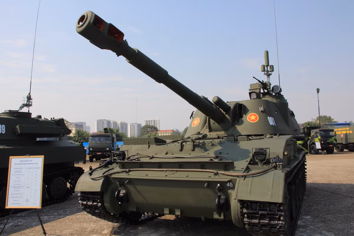 Pháo tự hành Su 152.