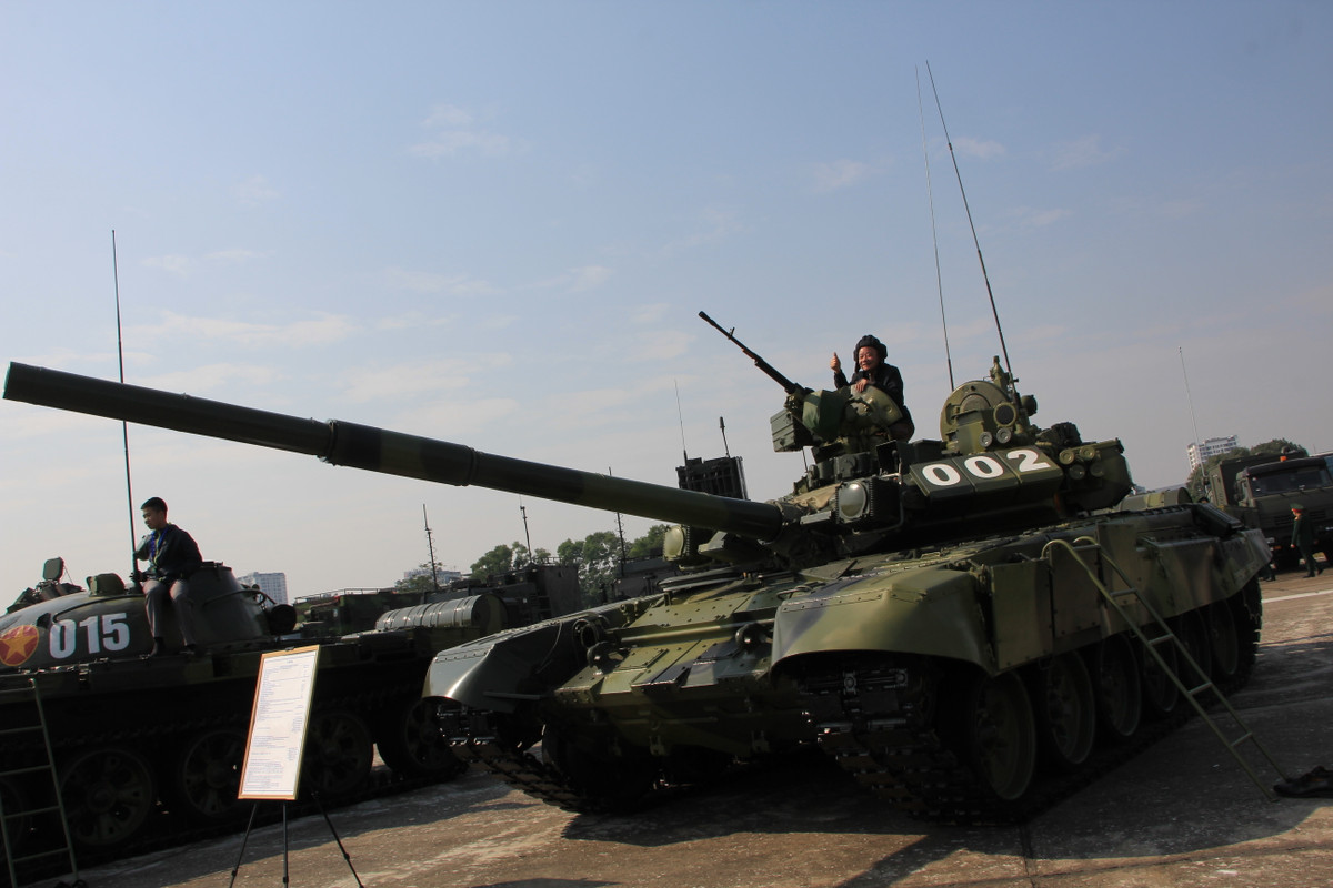 Xe tăng chiến đấu chủ lực T-90S/SK của Quân đội nhân dân Việt Nam.