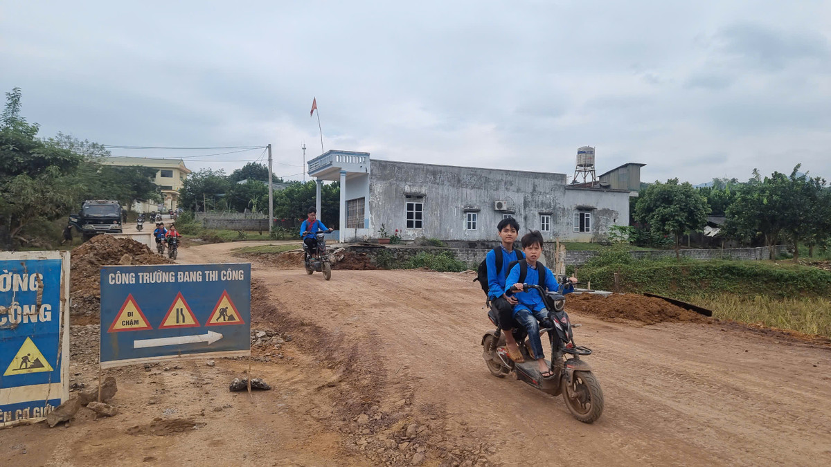 Dự án nham nhở khiến nhiều học sinh đối mặt với tình trạng mất ATGT.