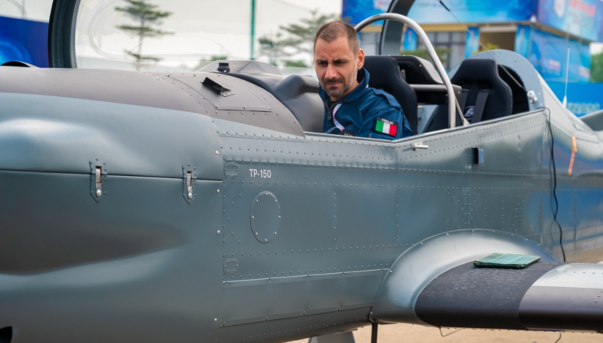 Việc lần đầu tiên "trình làng" chiếc TP-150, mà cụ thể là ở Triển lãm Quốc phòng quốc tế Việt Nam 2024, thể hiện mong muốn của công ty trong việc đặt viên gạch đầu tiên cho nền sản xuất máy bay của Việt Nam. Ảnh: Báo Quân đội Nhân dân. Ảnh: Báo Quân đội Nhân dân.