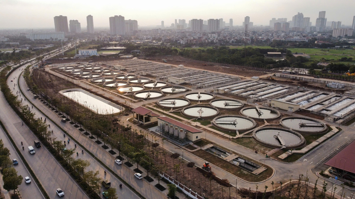 Trên cơ sở thu gom triệt để nước thải xả vào sông Tô Lịch, vận hành tốt hệ thống xử lý nước thải Yên Xá. Dự kiến trong năm 2025, thành phố sẽ đầu tư cải tạo nâng cấp cảnh quan dọc 2 bờ sông Tô Lịch. 