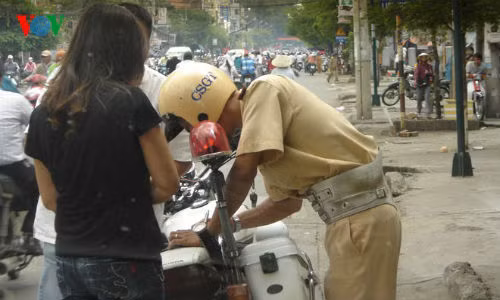 Thực hiện kế hoạch, mệnh lệnh tổng kiểm soát của Cục trưởng Cục Cảnh sát giao thông đường bộ - đường sắt hoặc Giám đốc Công an cấp tỉnh trở lên.