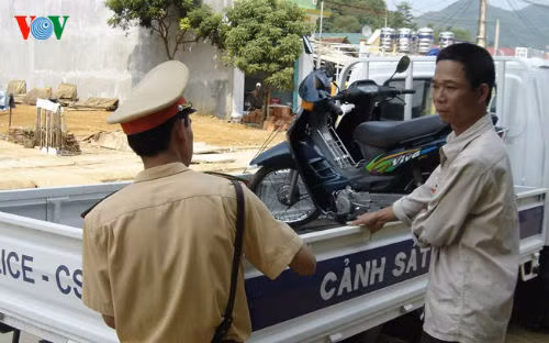 Thực hiện kế hoạch, phương án công tác của Trưởng phòng Hướng dẫn và Tổ chức tuần tra, kiểm soát giao thông thuộc Cục Cảnh sát giao thông đường bộ - đường sắt, Trưởng phòng Cảnh sát giao thông hoặc Trưởng Công an cấp huyện trở lên về việc kiểm soát, xử lý vi phạm pháp luật về giao thông đường bộ theo chuyên đề.