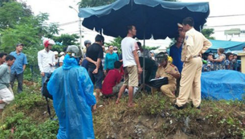 3. Đi thăm gia đình vợ, bị tàu SE3 cán chết. Khoảng 14h ngày 22/6, tàu hỏa SE3 đi theo hướng Bắc – Nam, khi đến Km 780+330, đoạn ngang qua chợ Nam Ô (phường Hòa Hiệp Nam, quận Liên Chiểu, Đà Nẵng) thì đâm phải ông Phạm Xuân Lễ (38 tuổi, quê Đắk Lắk) đang băng qua đường dân sinh tự phát. Ông Lễ tử vong tại chỗ. Nạn nhân vừa đón xe buýt từ trung tâm TP Đà Nẵng lên thăm gia đình nhà vợ.