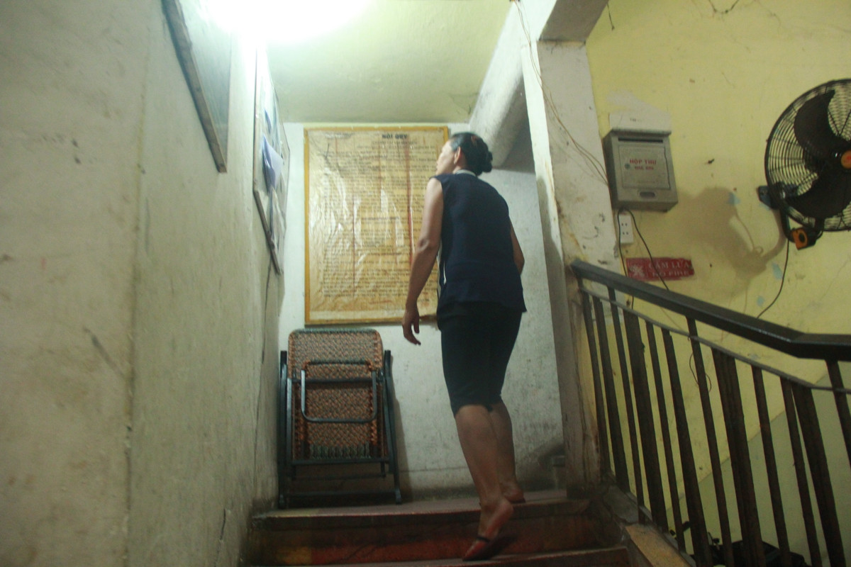 Một số cư dân lo lắng nếu chính quyền bắt buộc phải di dời trong thời gian tới mà không có hỗ trợ chi phí thích hợp thì không biết họ sẽ phải ở đâu. Những nơi tạm cư mới không đủ điều kiện sẽ ảnh hưởng đến công việc và chuyện học hành của con cái.