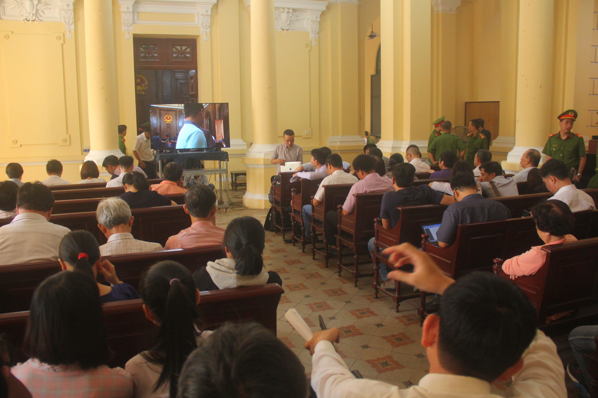 Xet xu vu VN Pharma: Bi cao Nguyen Minh Hung xanh xao toi toa-Hinh-9