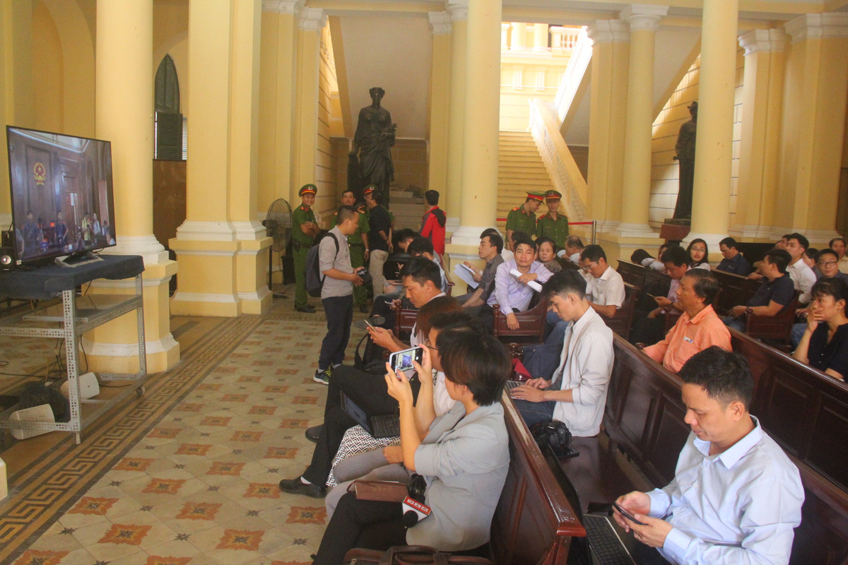 Xet xu vu VN Pharma: Bi cao Nguyen Minh Hung xanh xao toi toa-Hinh-8