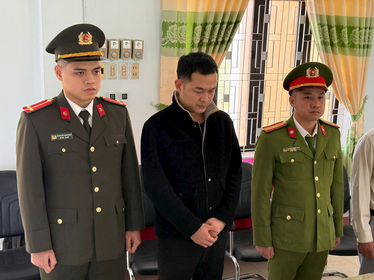 Huế: Bắt đối tượng lập trang web lừa đảo 93.000 USD Hue: Bat doi tuong lap trang web lua dao 93.000 USD