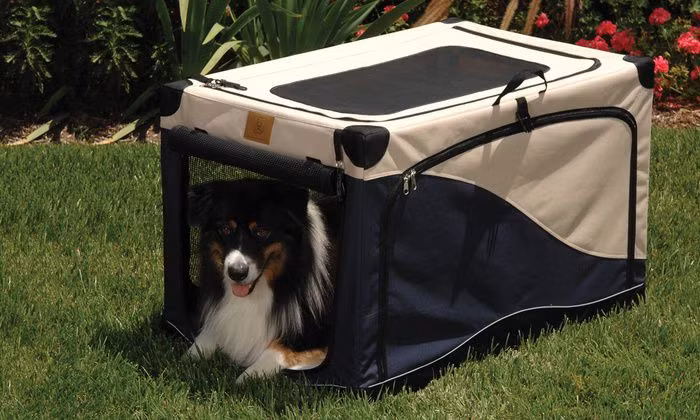 Trong khi đó, chuồng làm bằng chất liệu mềm như vải, sợ nilon, đệm mút hoặc các chất liệu mềm khác có giá từ 200.000 - 700.000 đồng. Ảnh: thukieng.com.