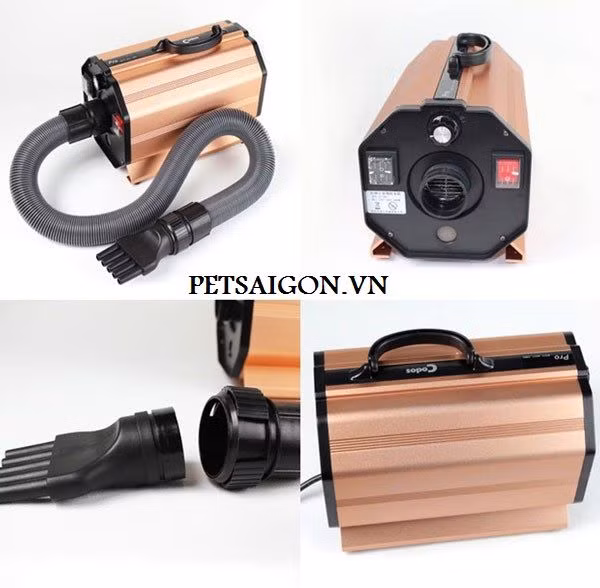 Máy sấy lông chuyên dụng dùng để sấy lông là một món hàng hiệu cho chó cảnh, được thiết kế với vòi thổi hơi nóng dài tiện dụng, được bao bọc bởi lớp Polyethylene an toàn, chắc chắn có giá 2.300.000 đồng. Ảnh: petsaigon.vn.
