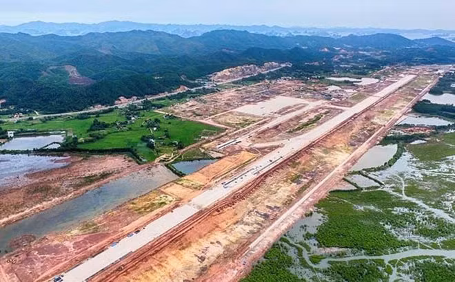 Đất nên huyện Vân Đồn (Quảng Ninh) đang tăng chóng mặt.