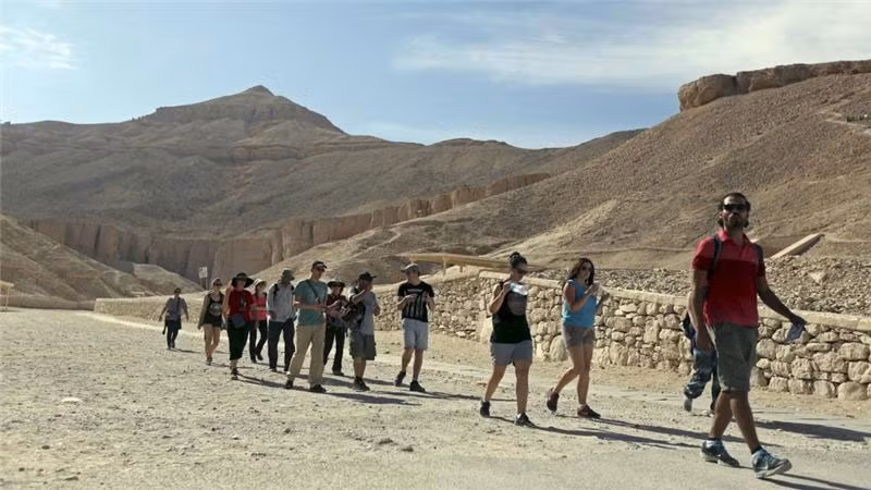 Phien quan IS danh vao nganh du lich the gioi