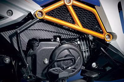  StarX 125 EFI sử dụng động cơ Ecotech mới với sức mạnh vượt trội, đạt công suất 9,3 mã lực tại vòng tua 8.000 vòng/phút, mô men xoắn cực đại 5.500 vòng/phút với hộp số tự động 4 cấp.