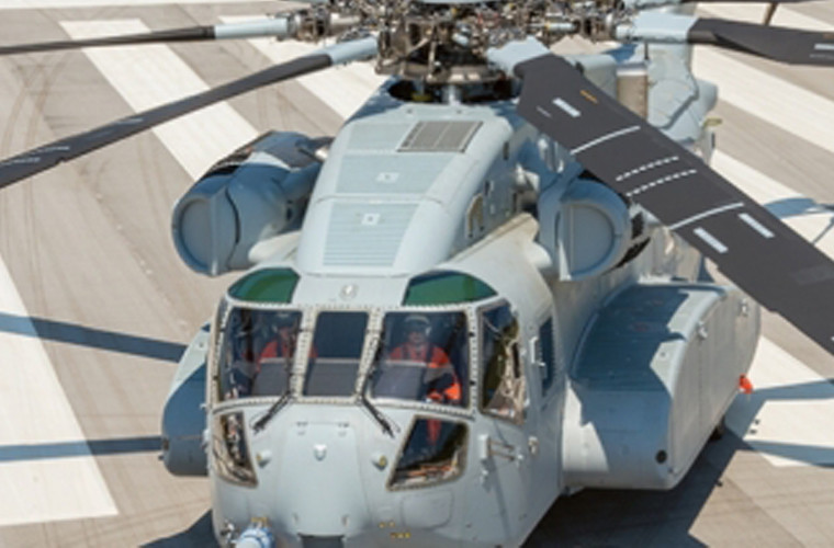 CH-53K King Stallion có chiều dài lên tới 30,2m, cao 8,46m, trong đó phần cabin có chiều dài 9,14m, rộng 1,98m. Kích cỡ cabin rộng và lớn hơn 15% so với mẫu cũ CH-53. Hệ thống điện tử được thiết kế mới với các kênh liên lạc dữ liệu giữa máy bay với mặt đất và giữa chúng với nhau.