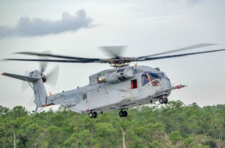 Được xem là loại trực thăng lớn nhất, nặng nhất của Quân đội Mỹ, trực thăng vận tải CH-53K King Stallion là biến thể mới nhất của dòng CH-53 Sea Stallion được Sikorsky phát triển cho Thủy quân Lục chiến Mỹ từ những năm 1960.