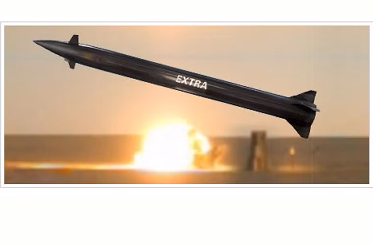 Giá phóng có thể lắp trên xe tải để tăng khả năng cơ động hoặc trên đất liền ở các vị trí phóng cố định. Đạn tên lửa EXTRA có đường kính 300 mm, dài 4,4 m, trọng lượng phóng 450 kg. Nó được dẫn hướng đến mục tiêu bằng hệ thống định vị GPS.