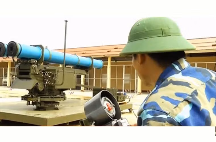 Sản phẩm hỏa tiễn dẫn đường EXTRA là một trong những vũ khí uy lực được trang bị cho Hải quân Nhân dân Việt Nam. EXTRA là viết tắt của cụm từ Extended Range Artillery (pháo binh mở rộng tầm bắn) thuộc loại pháo phản lực bắn loạt đối đất chính xác cao do IAI và IMI của Israel hợp tác chế tạo.