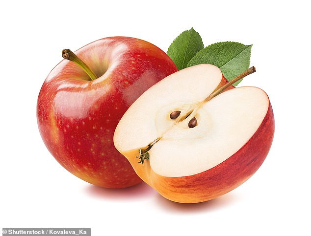 Táo: Câu nói “ăn một quả táo mỗi ngày giúp bạn tránh xa bác sĩ” không phải là không có lý do. Táo là loại trái cây có hàm lượng calo thấp, nhưng chứa nhiều chất xơ, kali và vitamin A, B, E và K. Acetylcholine trong táo giúp giữ cho tâm trí của bạn khỏe mạnh, tâm trạng ổn định, và có thể bảo vệ chống lại bệnh Alzheimer