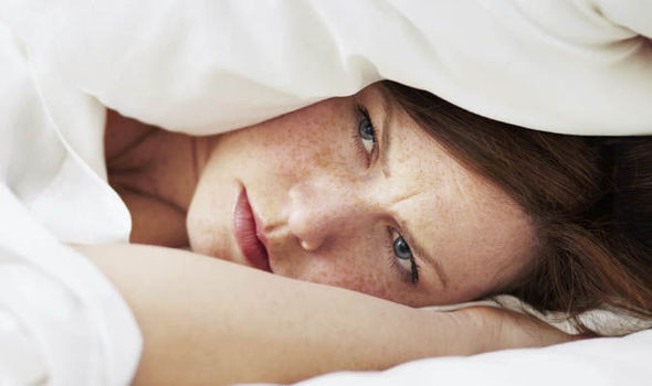 Giấc ngủ bị gián đoạn ảnh hưởng đến các lĩnh vực khác nhau của tâm trạng tích cực. Nó không chỉ làm giảm năng lượng, giảm nhạy bén mà còn giảm sự cảm thông và thân thiện.