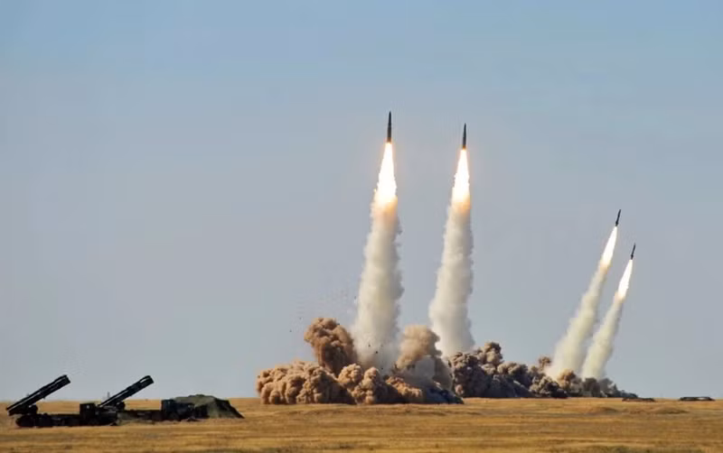 Theo hãng tin RT, vào ngày 13/12, Bộ Quốc phòng Nga cho biết lực lượng vũ trang nước này đã phát động cuộc tấn công quy mô lớn vào lãnh thổ Ukraine nhằm đáp trả việc sử dụng tên lửa ATACMS tầm xa trên lãnh thổ sân bay quân sự Taganrog ở vùng Rostov vào ngày 11/12. Ảnh: Kp.ru.