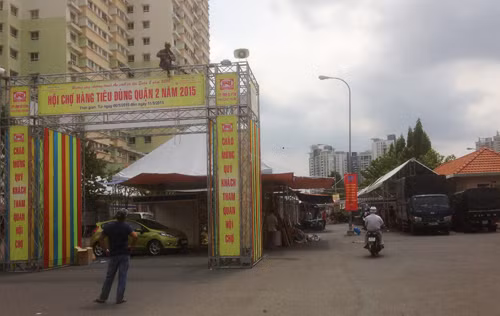 Hai huoc chính quyèn chạn duòng giao thong dẻ…bán hàng