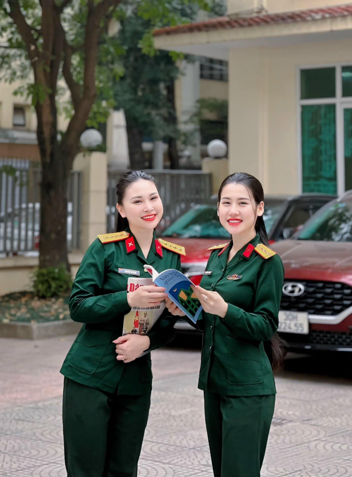 Anh Phương được mệnh danh là "người đẹp quân nhân" từ thời điểm còn đang học đại học.