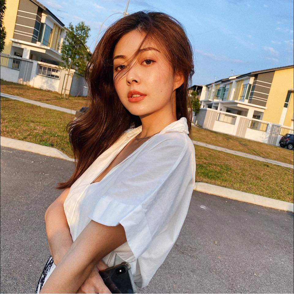 Kyona Teo là hot girl khá có tiếng tại Malaysia, sở hữu 57.000 người theo dõi trên Instagram.