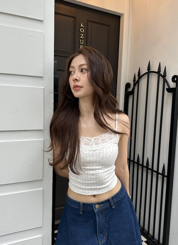 Sau nhiều "góp ý" nhắc nhở từ dân mạng, hiện tại hot girl này đã gỡ bài đăng gây nhiều tranh cãi trên.