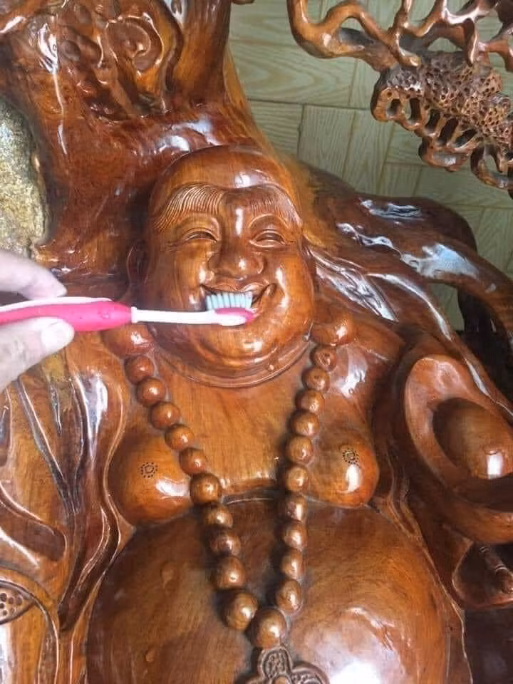 Tuy nhiên, những thiết kế bàn ghế này thường làm bằng gỗ thịt nên vô cùng nặng.