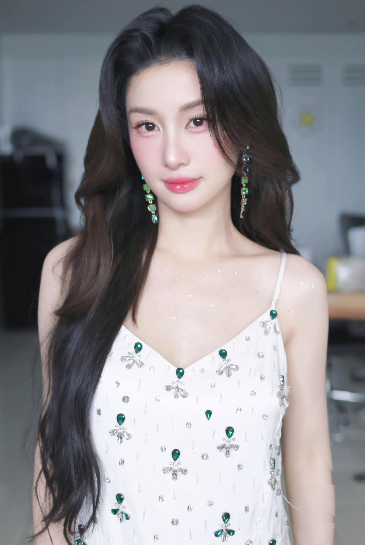 Năm 2018 là năm bùng nổ với Jun Vũ khi xuất hiện trong hai bộ phim "bom tấn" của điện ảnh Việt là "Người bất tử" (vai phụ) và "Tháng năm rực rỡ" (vai nữ chính thời trẻ). Tên tuổi của cô nàng được nhiều đạo diễn chọn mặt gửi vàng. Với những người theo dõi Jun Vũ đều phải công nhận cô nàng có sự phát triển trong khả năng diễn xuất.