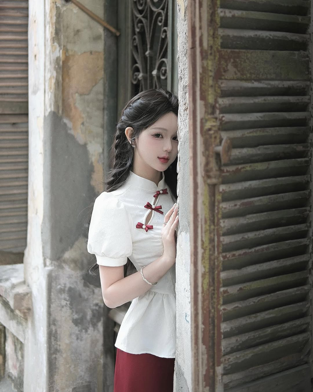 Loạt ảnh Tết sớm mới đây của cô nàng khiến fan không ngừng xuýt xoa vì quá xinh đẹp.