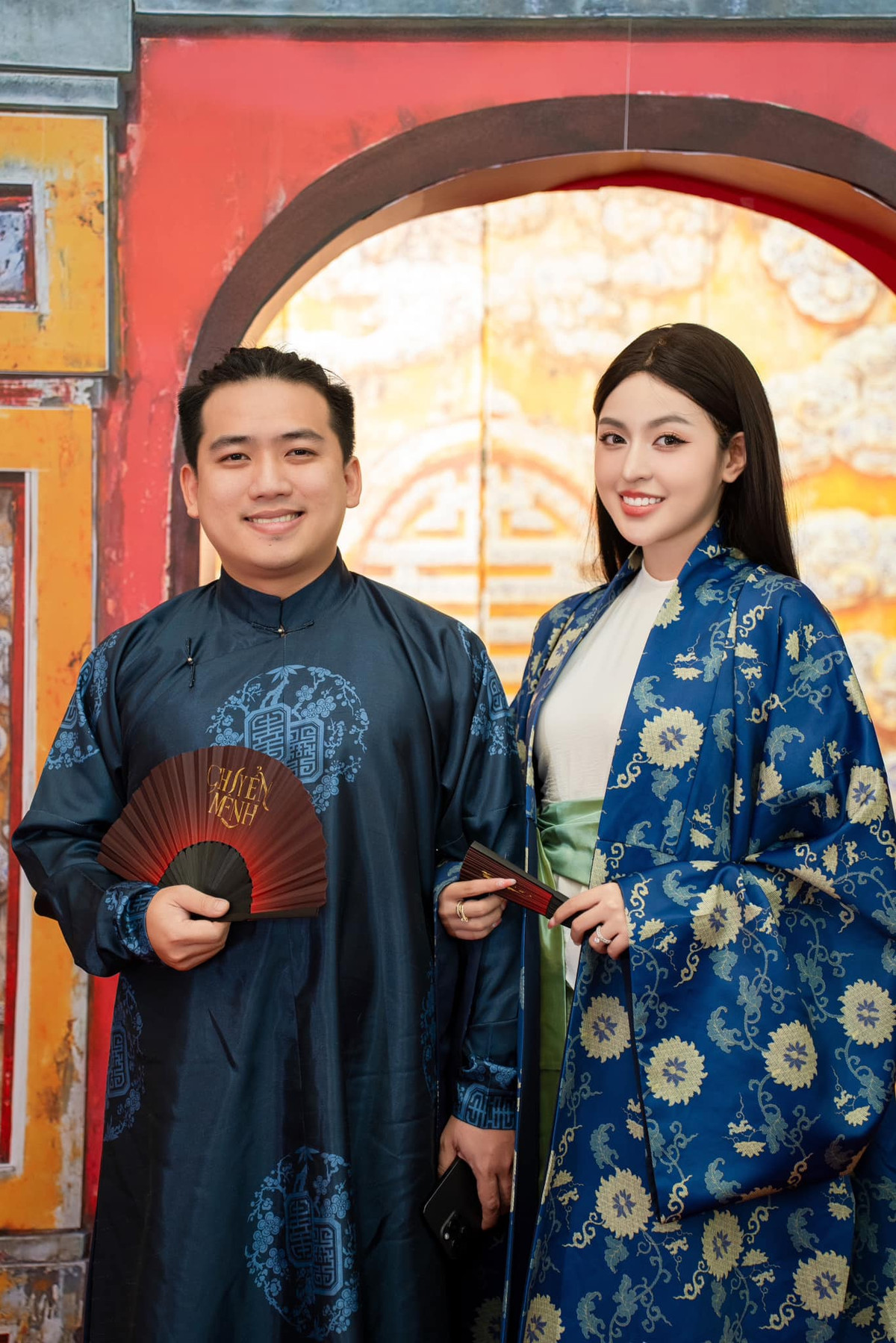 Đến tháng 8.2024, người đẹp 9X nhận lời cầu hôn từ phía bạn trai trên du thuyền.