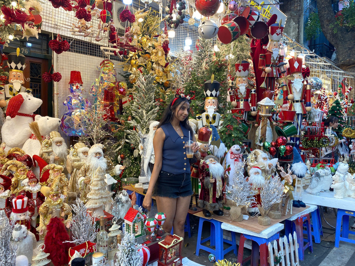 Rất nhiều bạn trẻ trong nước và du khách quốc tế đã đến đây chụp hình và mua những món quà thật xinh.