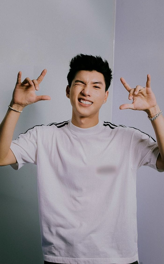 Hieuthuhai, Trần Minh Hiếu, từ một rapper ở giới underground đã phát triển thần tốc trong 3 năm để đứng ở vị thế ngôi sao của thị trường nhạc Việt.