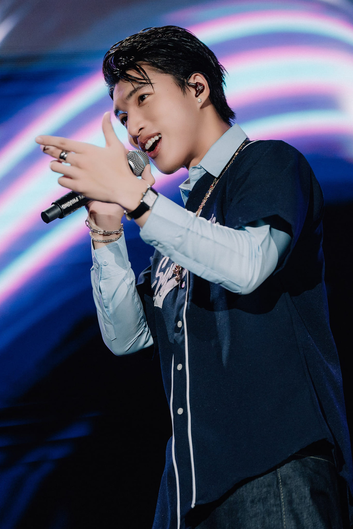 Không chỉ vậy, tính cách cởi mở, thân thiện của HIEUTHUHAI cũng là điểm cộng giúp anh chàng thu hút thêm nhiều người hâm mộ.